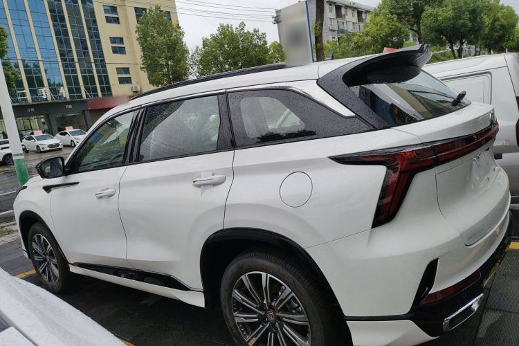 Used CHANGAN CS75 PLUS 2024 3rd Generation Champion Edition 1.5T Intelligent Drive Dynamic Model Exterior 5