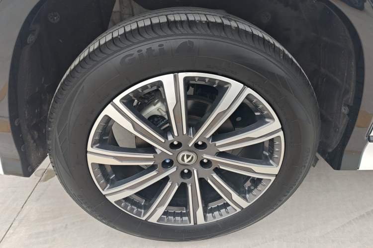 Used CHANGAN CS75 PLUS 2024 3rd Generation Champion Edition 1.5T Intelligent Drive Dynamic Model Exterior 8