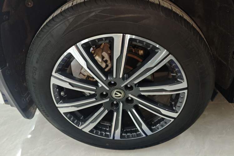 Used CHANGAN CS75 PLUS 2024 3rd Generation Champion Edition 1.5T Intelligent Drive Dynamic Model Exterior 8