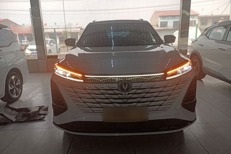 Used CHANGAN CS75 PLUS 2024 3rd Generation Champion Edition 1.5T Intelligent Drive Dynamic Model Front