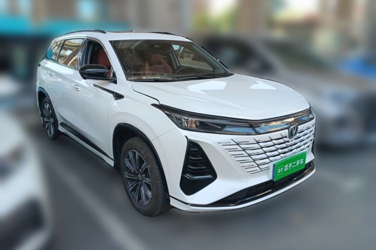 Used CHANGAN CS75 PLUS 2024 3rd Generation Champion Edition 1.5T Intelligent Drive Dynamic Model Front Right 45 Deg