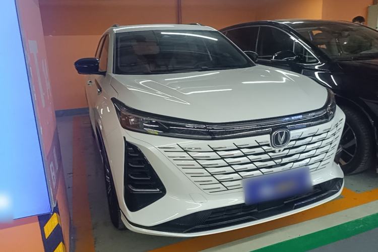 Used CHANGAN CS75 PLUS 2024 3rd Generation Champion Edition 1.5T Intelligent Drive Dynamic Model Front Right 45 Deg