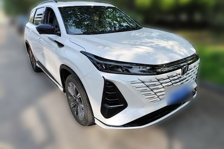 Used CHANGAN CS75 PLUS 2024 3rd Generation Champion Edition 2.0T Intelligent Drive Performance Model Front Right 45 Deg