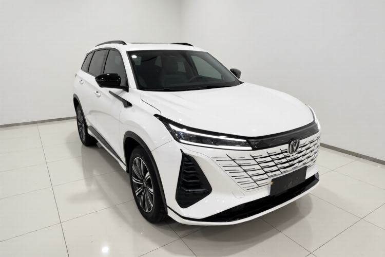 Used CHANGAN CS75 PLUS 2024 3rd Generation Champion Edition 1.5T Intelligent Drive Dynamic Model Front Right 45 Deg