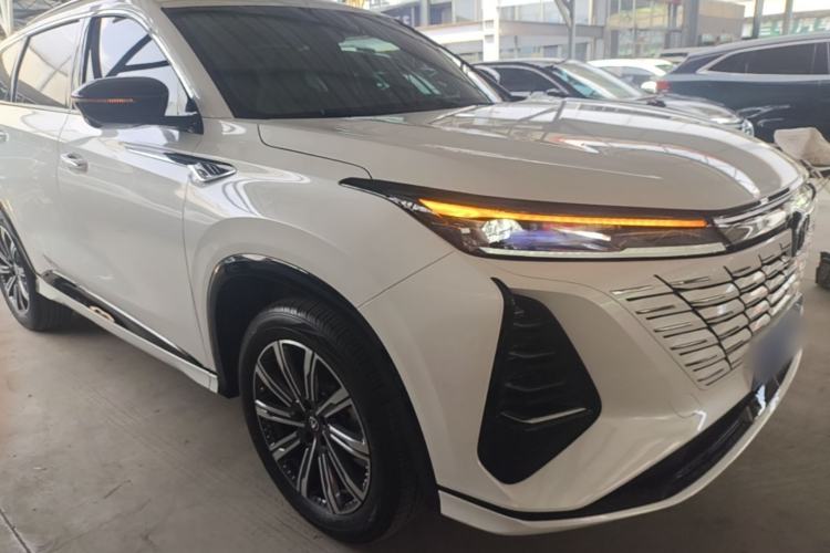 Used CHANGAN CS75 PLUS 2024 3rd Generation Champion Edition 1.5T Intelligent Drive Dynamic Model Front Right 45 Deg