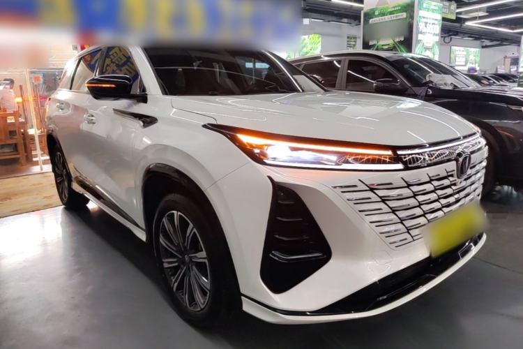 Used CHANGAN CS75 PLUS 2024 3rd Generation Champion Edition 2.0T Intelligent Drive Performance Model Front Right 45 Deg