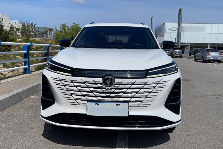 Used CHANGAN CS75 PLUS 2024 3rd Generation Champion Edition 2.0T Intelligent Drive Performance Model Front