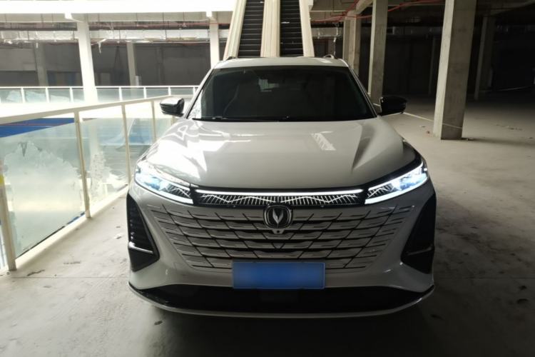 Used CHANGAN CS75 PLUS 2024 3rd Generation Champion Edition 2.0T Intelligent Drive Performance Model Front