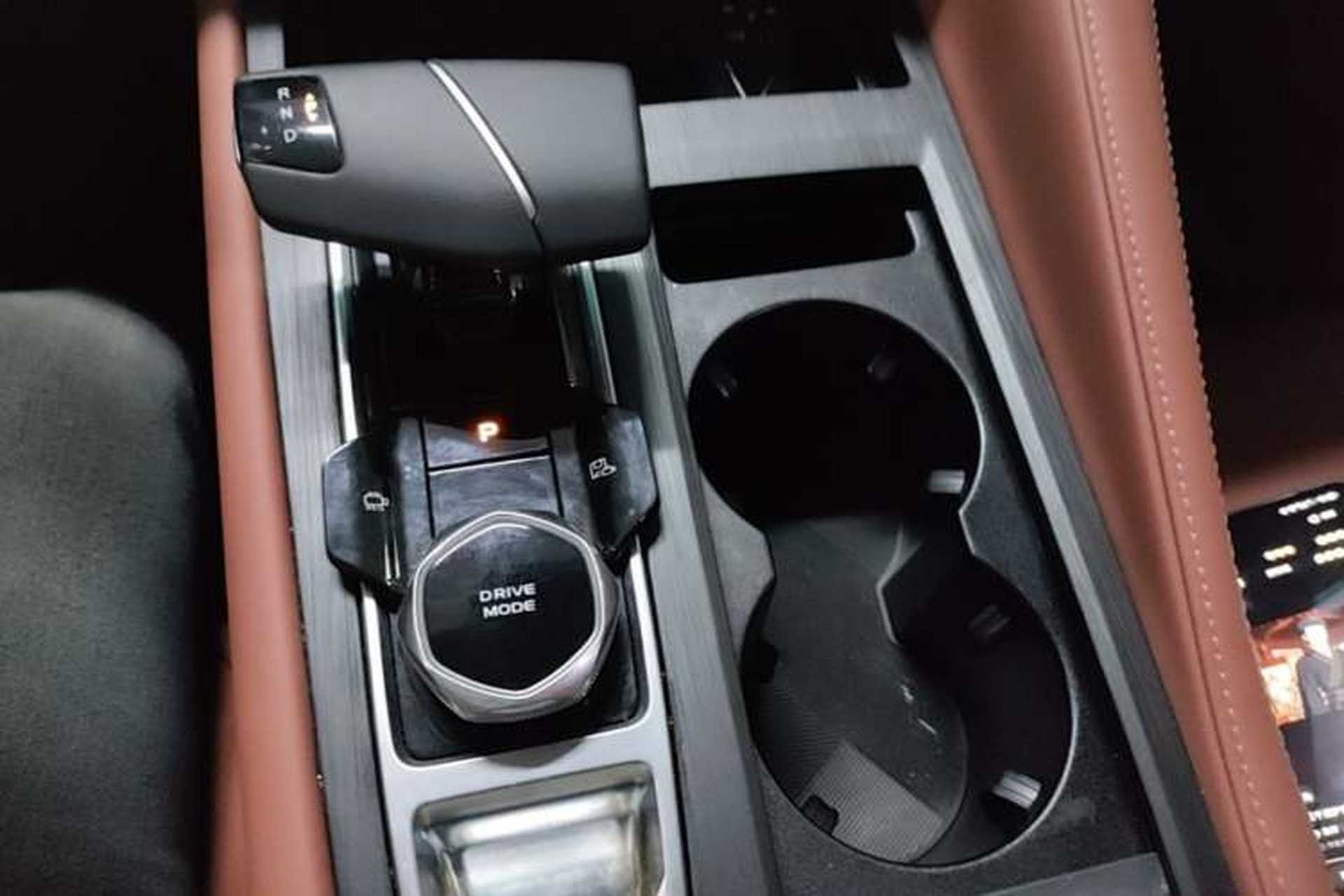 Used CHANGAN CS75 PLUS 2024 3rd Generation Champion Edition 1.5T Intelligent Drive Dynamic Model Gear Lever