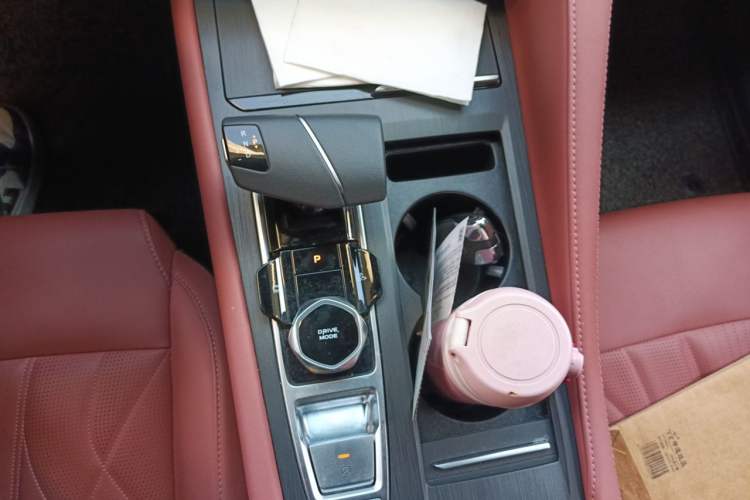 Used CHANGAN CS75 PLUS 2024 3rd Generation Champion Edition 1.5T Intelligent Drive Dynamic Model Gear Lever