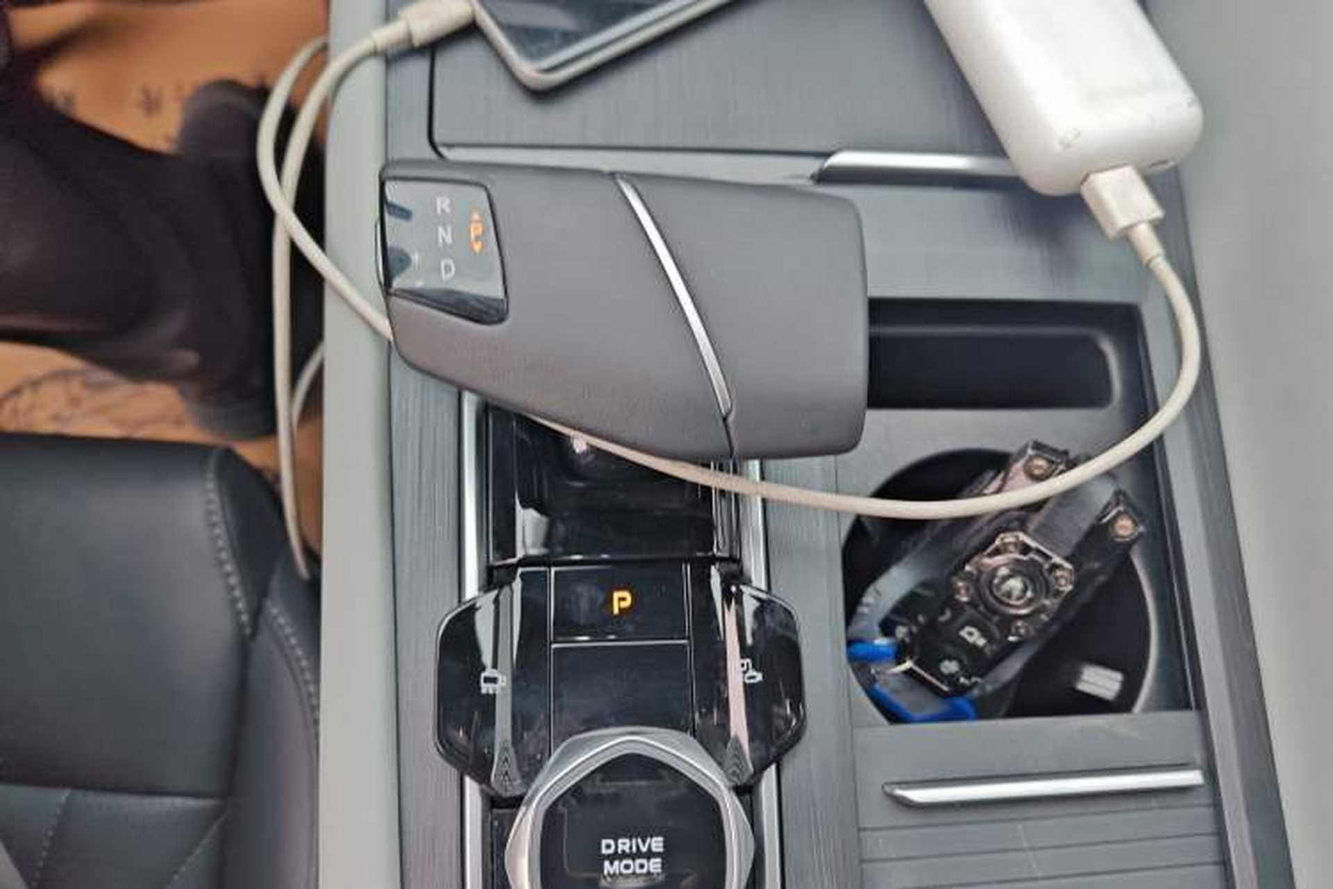 Used CHANGAN CS75 PLUS 2024 3rd Generation Champion Edition 1.5T Intelligent Drive Dynamic Model Gear Lever