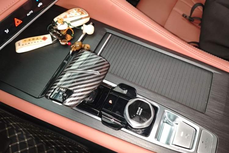 Used CHANGAN CS75 PLUS 2024 3rd Generation Champion Edition 1.5T Intelligent Drive Dynamic Model Gear Lever