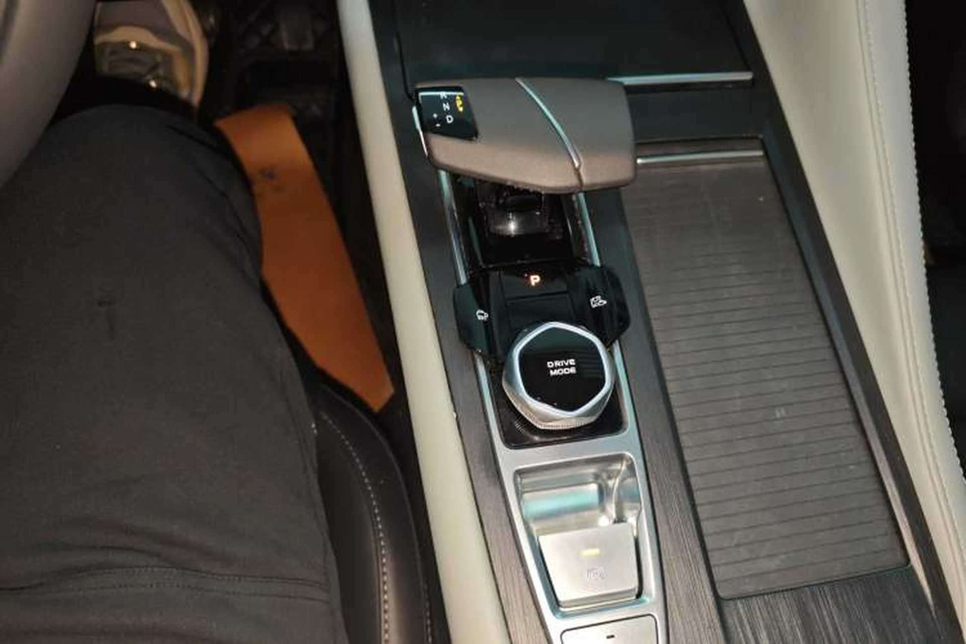 Used CHANGAN CS75 PLUS 2024 3rd Generation Champion Edition 1.5T Intelligent Drive Dynamic Model Gear Lever