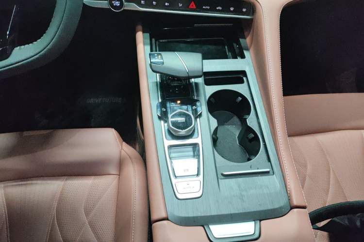 Used CHANGAN CS75 PLUS 2024 3rd Generation Champion Edition 1.5T Intelligent Drive Dynamic Model Gear Lever