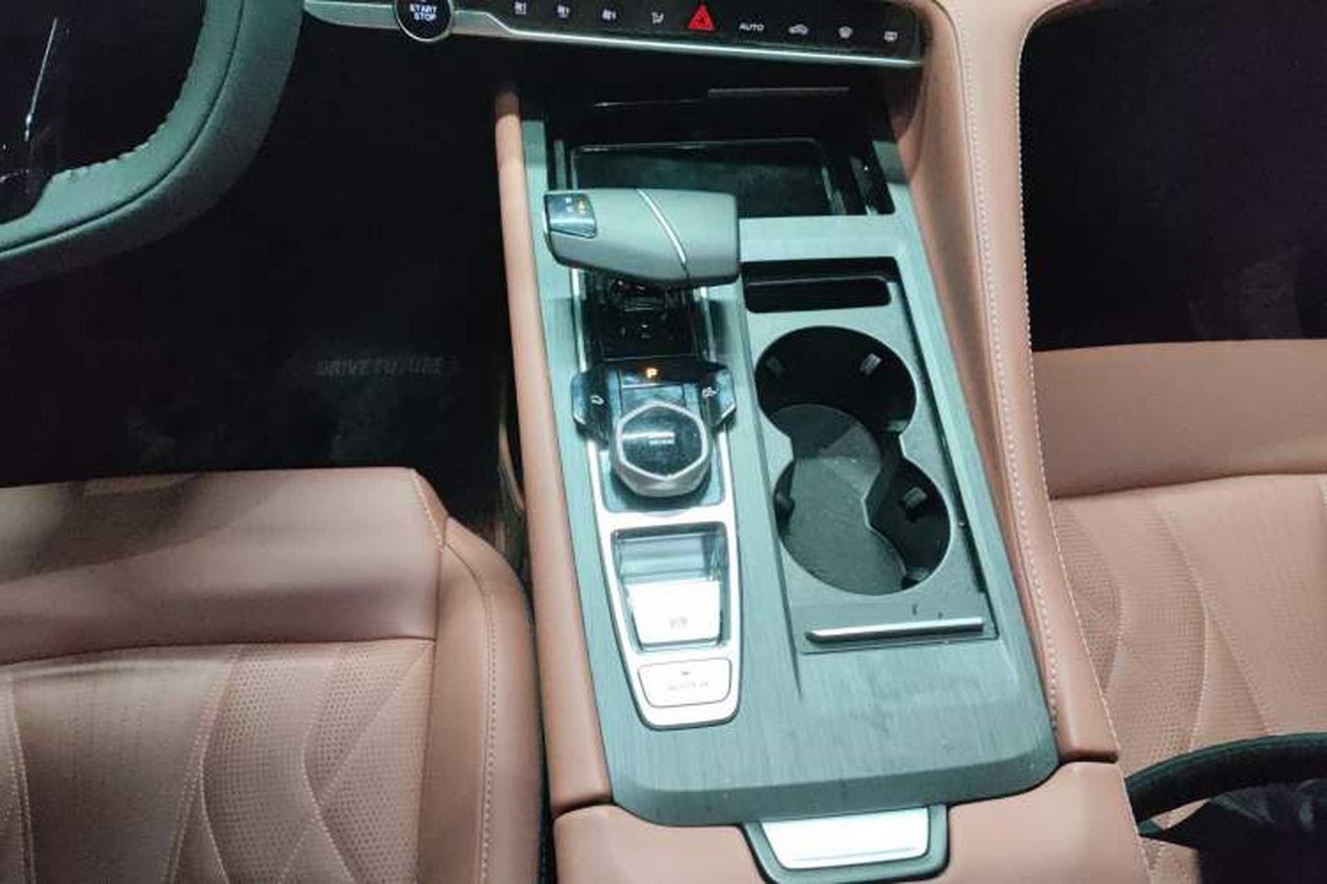 Used CHANGAN CS75 PLUS 2024 3rd Generation Champion Edition 1.5T Intelligent Drive Dynamic Model Gear Lever