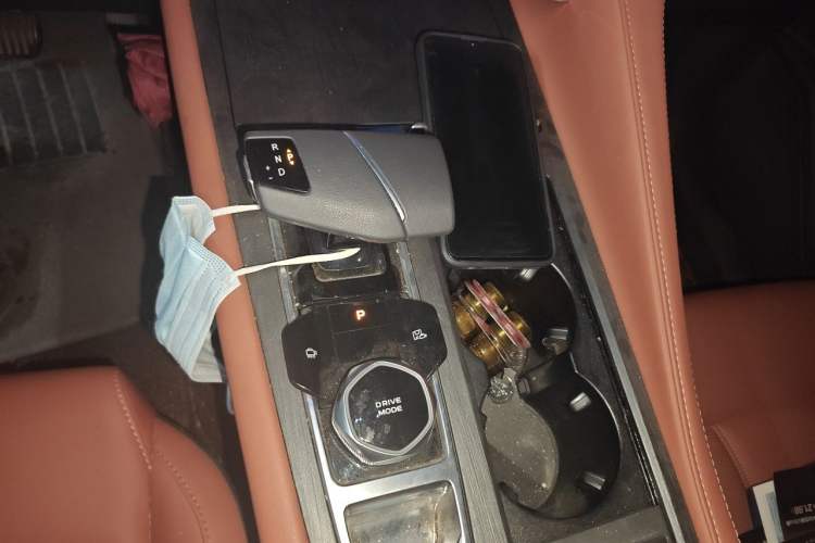 Used CHANGAN CS75 PLUS 2024 3rd Generation Champion Edition 1.5T Intelligent Drive Dynamic Model Gear Lever