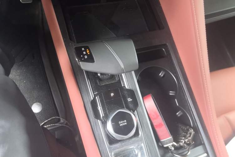 Used CHANGAN CS75 PLUS 2024 3rd Generation Champion Edition 1.5T Intelligent Drive Dynamic Model Gear Lever
