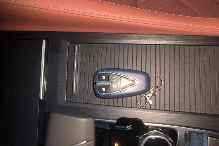 Used CHANGAN CS75 PLUS 2024 3rd Generation Champion Edition 1.5T Intelligent Drive Dynamic Model Interior 1