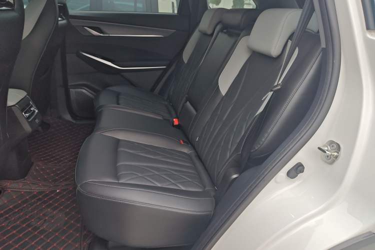 Used CHANGAN CS75 PLUS 2024 3rd Generation Champion Edition 1.5T Intelligent Drive Dynamic Model Interior 4