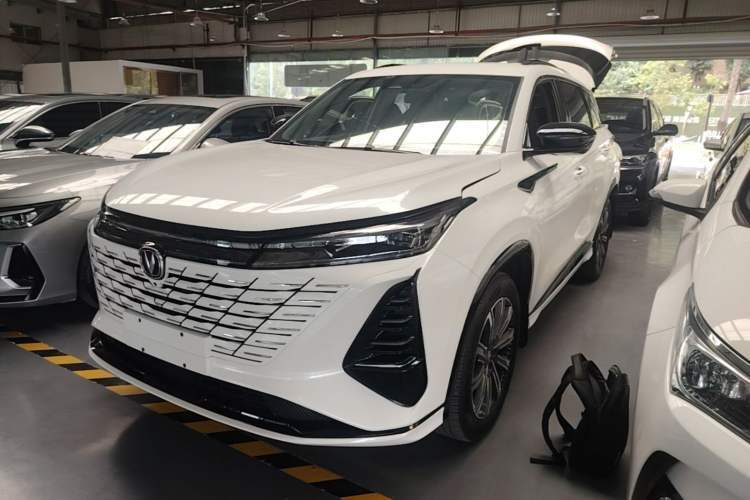 Used CHANGAN CS75 PLUS 2024 3rd Generation Champion Edition 1.5T Intelligent Drive Dynamic Model Guazi used car, China used car export, Used car for sale, Used  cars, Cheapest cars for sale