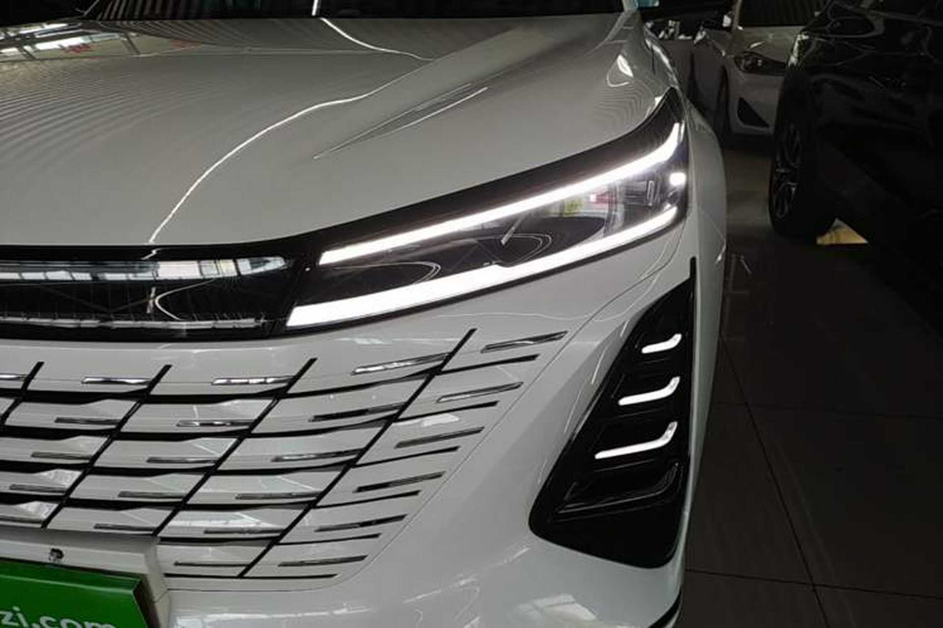 Used CHANGAN CS75 PLUS 2024 3rd Generation Champion Edition 1.5T Intelligent Drive Dynamic Model Left Front Headlight