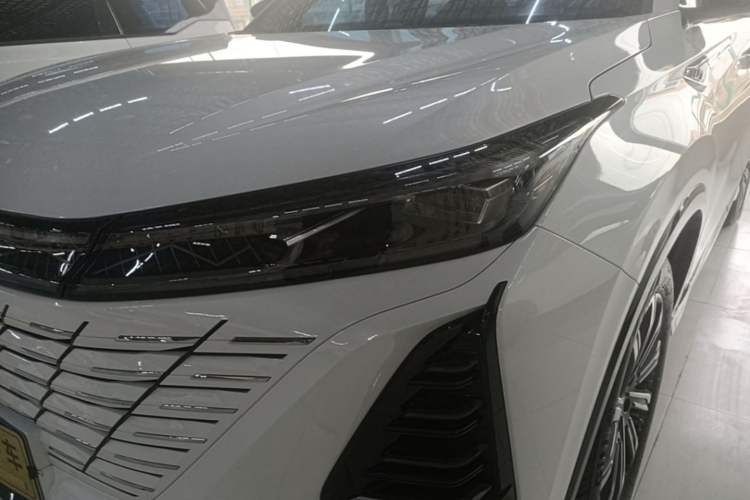 Used CHANGAN CS75 PLUS 2024 3rd Generation Champion Edition 1.5T Intelligent Drive Dynamic Model Left Front Headlight