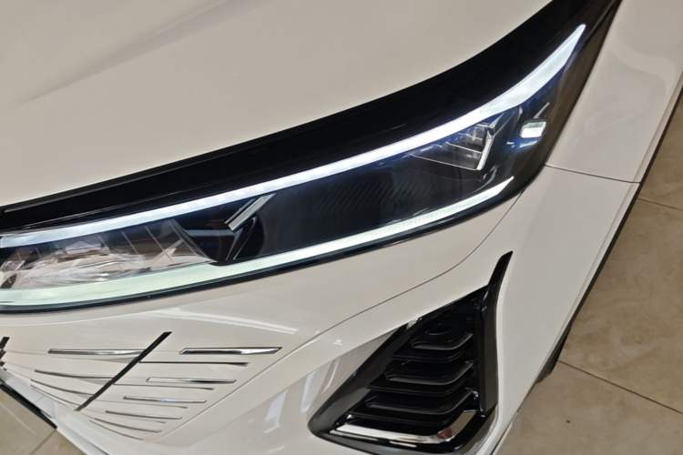 Used CHANGAN CS75 PLUS 2024 3rd Generation Champion Edition 2.0T Intelligent Drive Performance Model Left Front Headlight