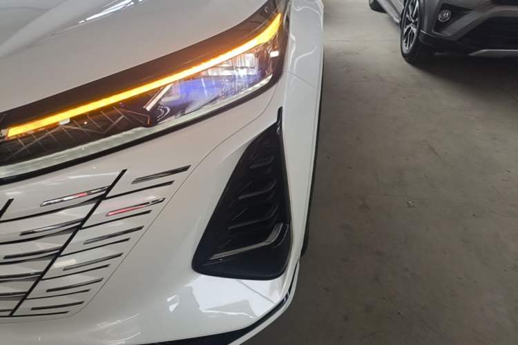 Used CHANGAN CS75 PLUS 2024 3rd Generation Champion Edition 1.5T Intelligent Drive Dynamic Model Left Front Headlight
