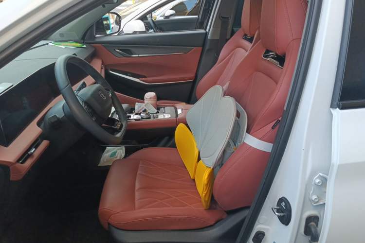 Used CHANGAN CS75 PLUS 2024 3rd Generation Champion Edition 1.5T Intelligent Drive Dynamic Model Left Front Seat