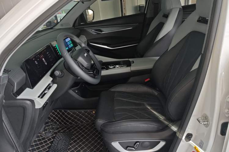 Used CHANGAN CS75 PLUS 2024 3rd Generation Champion Edition 1.5T Intelligent Drive Dynamic Model Left Front Seat