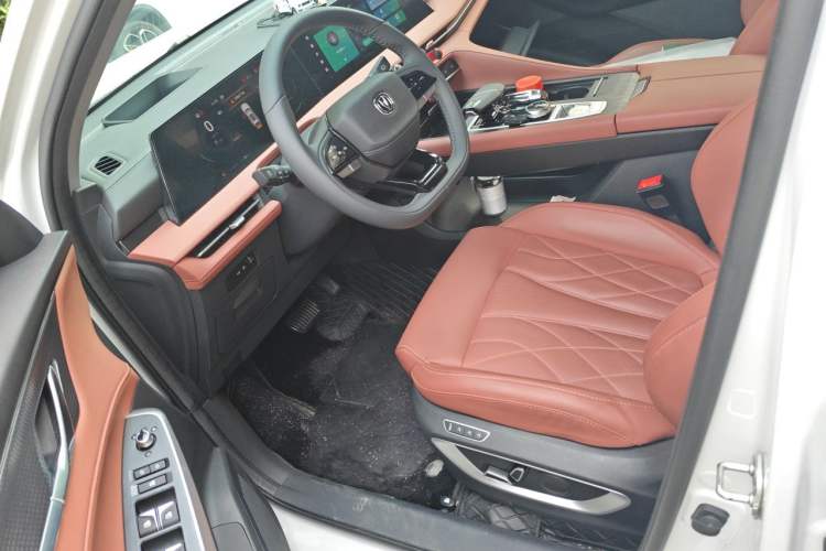 Used CHANGAN CS75 PLUS 2024 3rd Generation Champion Edition 2.0T Intelligent Drive Performance Model Left Front Seat