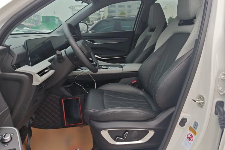 Used CHANGAN CS75 PLUS 2024 3rd Generation Champion Edition 1.5T Intelligent Drive Dynamic Model Left Front Seat