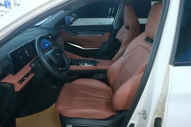 Used CHANGAN CS75 PLUS 2024 3rd Generation Champion Edition 1.5T Intelligent Drive Dynamic Model Left Front Seat