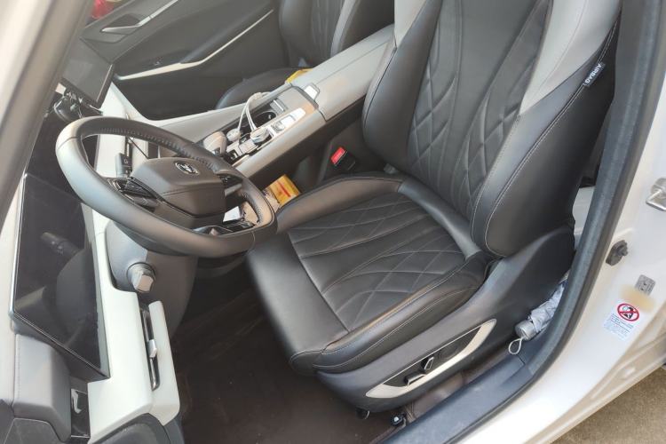 Used CHANGAN CS75 PLUS 2024 3rd Generation Champion Edition 1.5T Intelligent Drive Dynamic Model Left Front Seat