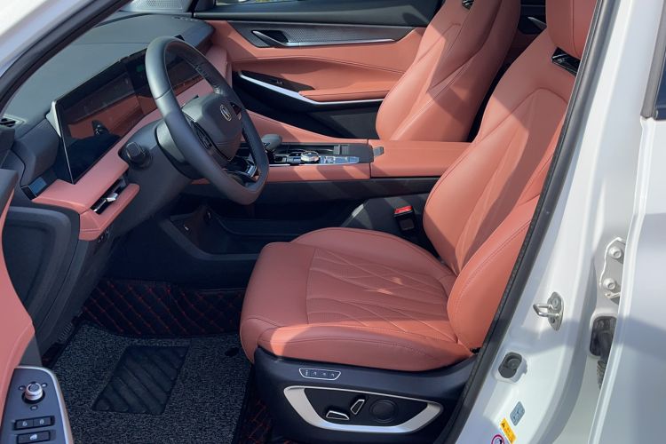 Used CHANGAN CS75 PLUS 2024 3rd Generation Champion Edition 2.0T Intelligent Drive Performance Model Left Front Seat