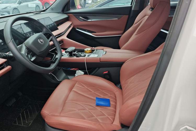 Used CHANGAN CS75 PLUS 2024 3rd Generation Champion Edition 1.5T Intelligent Drive Dynamic Model Left Front Seat