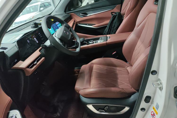 Used CHANGAN CS75 PLUS 2024 3rd Generation Champion Edition 1.5T Intelligent Drive Dynamic Model Left Front Seat