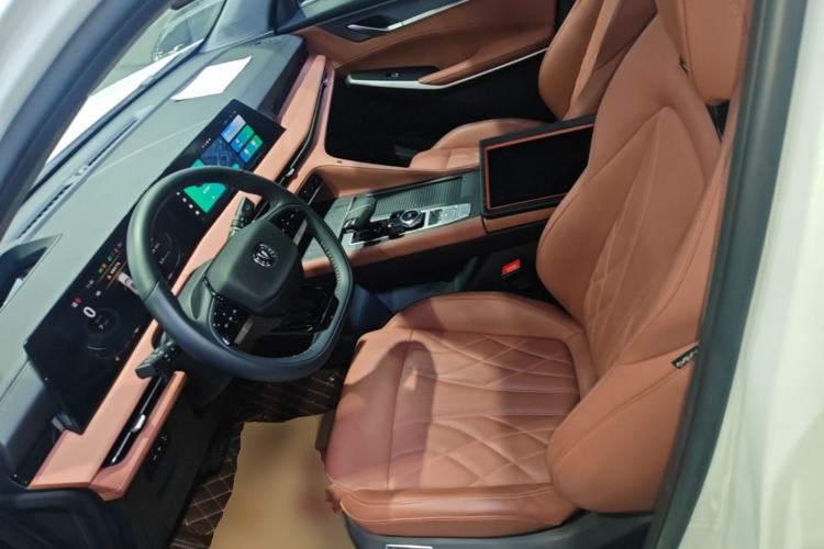 Used CHANGAN CS75 PLUS 2024 3rd Generation Champion Edition 2.0T Intelligent Drive Performance Model Left Front Seat