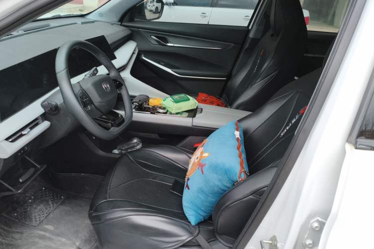 Used CHANGAN CS75 PLUS 2024 3rd Generation Champion Edition 1.5T Intelligent Drive Dynamic Model
