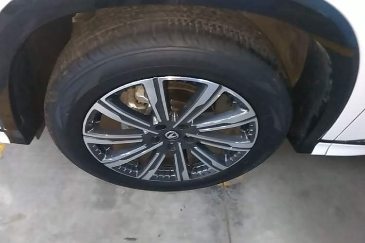 Used CHANGAN CS75 PLUS 2024 3rd Generation Champion Edition 1.5T Intelligent Drive Dynamic Model Left Front Wheel Hub