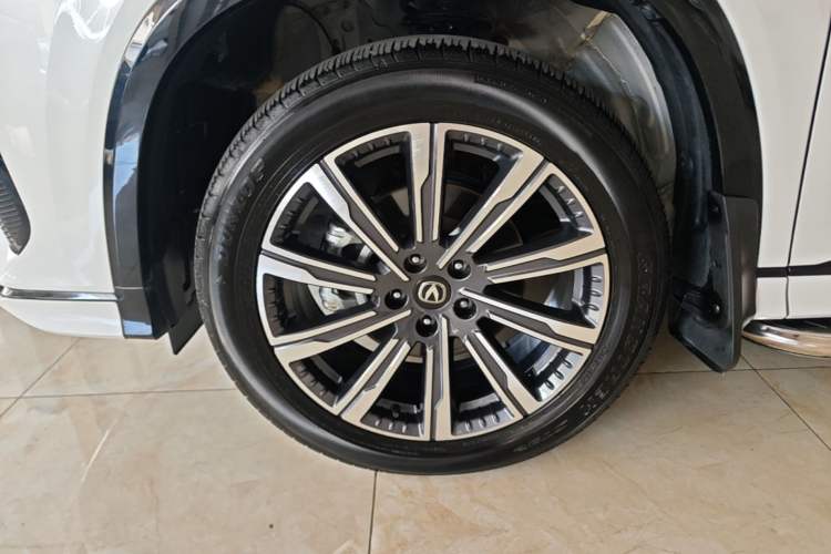 Used CHANGAN CS75 PLUS 2024 3rd Generation Champion Edition 2.0T Intelligent Drive Performance Model Left Front Wheel Hub