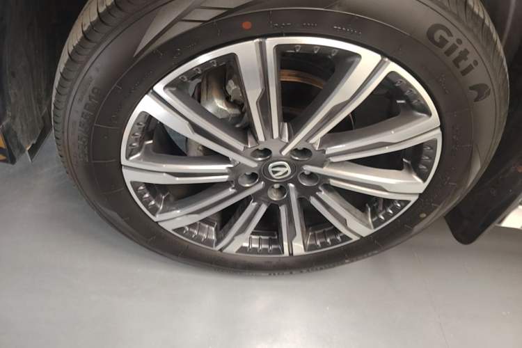 Used CHANGAN CS75 PLUS 2024 3rd Generation Champion Edition 1.5T Intelligent Drive Dynamic Model Left Front Wheel Hub