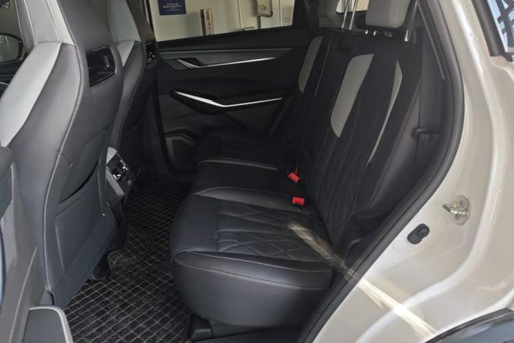 Used CHANGAN CS75 PLUS 2024 3rd Generation Champion Edition 1.5T Intelligent Drive Dynamic Model Left Rear Seat