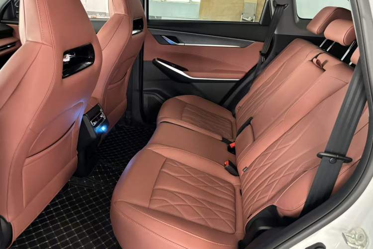 Used CHANGAN CS75 PLUS 2024 3rd Generation Champion Edition 1.5T Intelligent Drive Dynamic Model Left Rear Seat