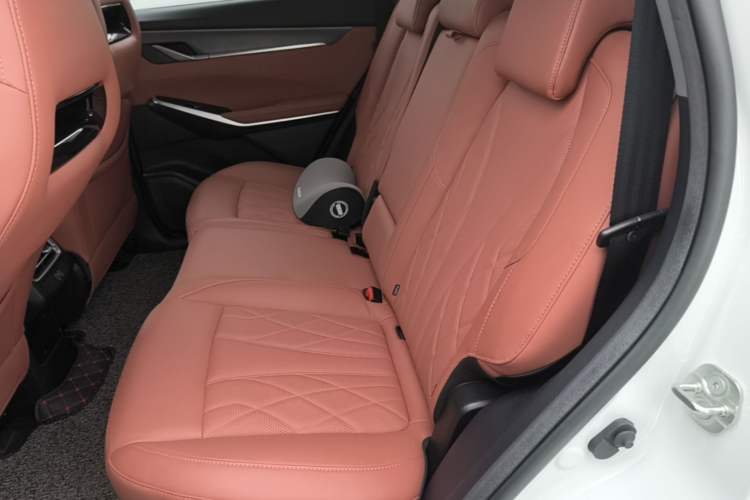 Used CHANGAN CS75 PLUS 2024 3rd Generation Champion Edition 1.5T Intelligent Drive Dynamic Model Left Rear Seat