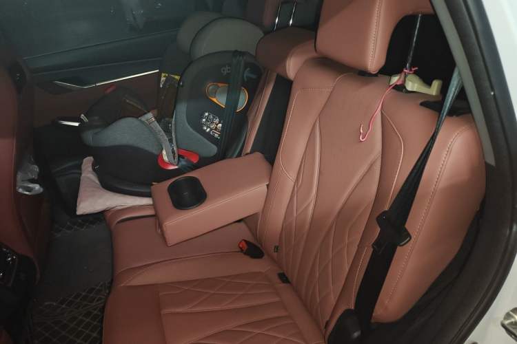 Used CHANGAN CS75 PLUS 2024 3rd Generation Champion Edition 1.5T Intelligent Drive Dynamic Model Left Rear Seat