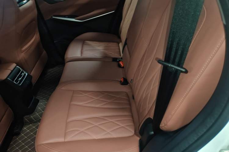 Used CHANGAN CS75 PLUS 2024 3rd Generation Champion Edition 2.0T Intelligent Drive Performance Model Left Rear Seat