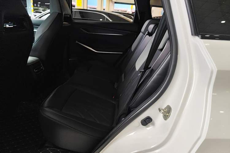 Used CHANGAN CS75 PLUS 2024 3rd Generation Champion Edition 1.5T Intelligent Drive Dynamic Model Left Rear Seat