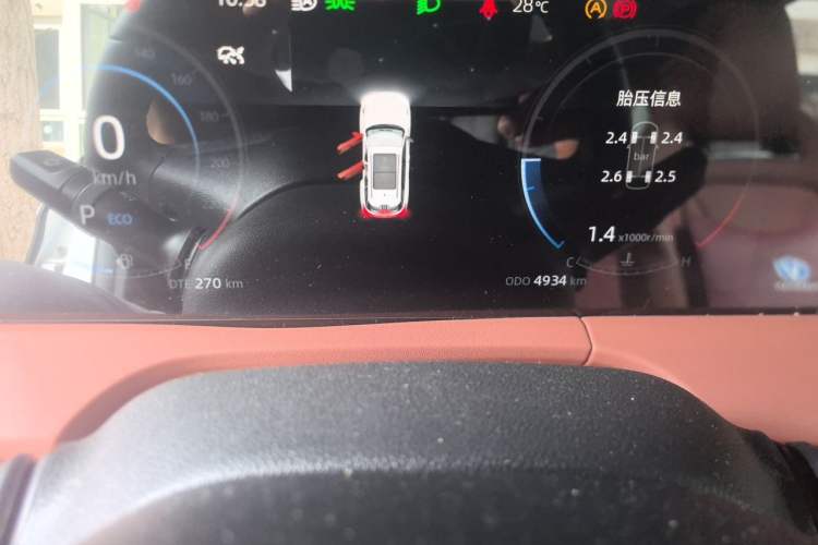 Used CHANGAN CS75 PLUS 2024 3rd Generation Champion Edition 1.5T Intelligent Drive Dynamic Model Odometer Close Up
