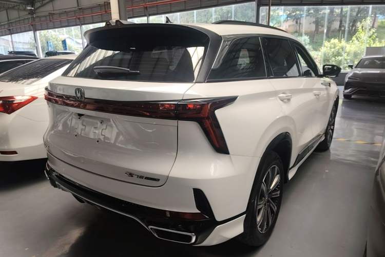 Used CHANGAN CS75 PLUS 2024 3rd Generation Champion Edition 1.5T Intelligent Drive Dynamic Model Rear Right 45 Deg